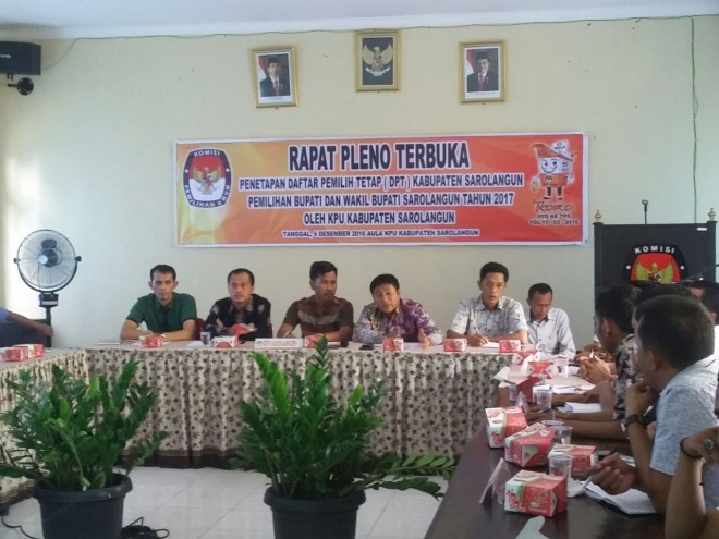 Suasana berlangsungnya pleno DPT pilkada Sarolangun di sekretariat KPU Sarolangun.
