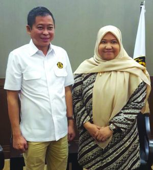 Bupati bersama menteri Ignasius Jonan.
