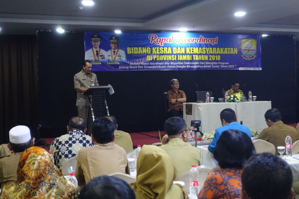 Sekda M Dianto menghadiri Rapat Koordinasi Bidang Kesra dan Kemasyarakatan di Provinsi Jambi tahun 2018, di Hotel Oduo Weston, Selasa (2/4).