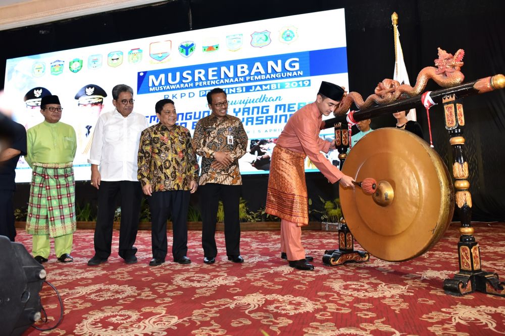 Gubernur Jambi Zumi Zola Membuka  Musyawarah Perencanaan Pembangunan Rencana Kerja Pemerintah Daerah (Musrenbang-RKPD) Pemprov Jambi tahun 2019.
