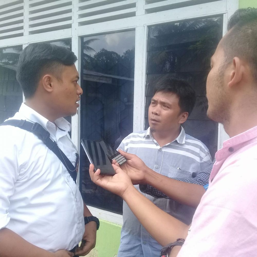 Kasat Reskrim, AKP George A Pakke SIK saat dimintai keterangan di TKP