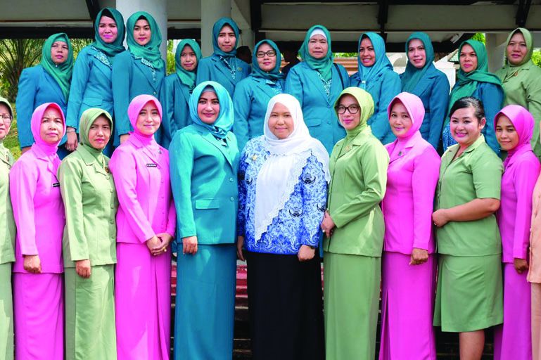 Bupati foto bersama usai acara.