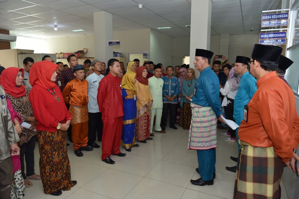Sekda melakukan Inspeksi Mendadak (Sidak) Kehadiran Pegawai Pasca Libur Idul Fitri Kamis (21/06).