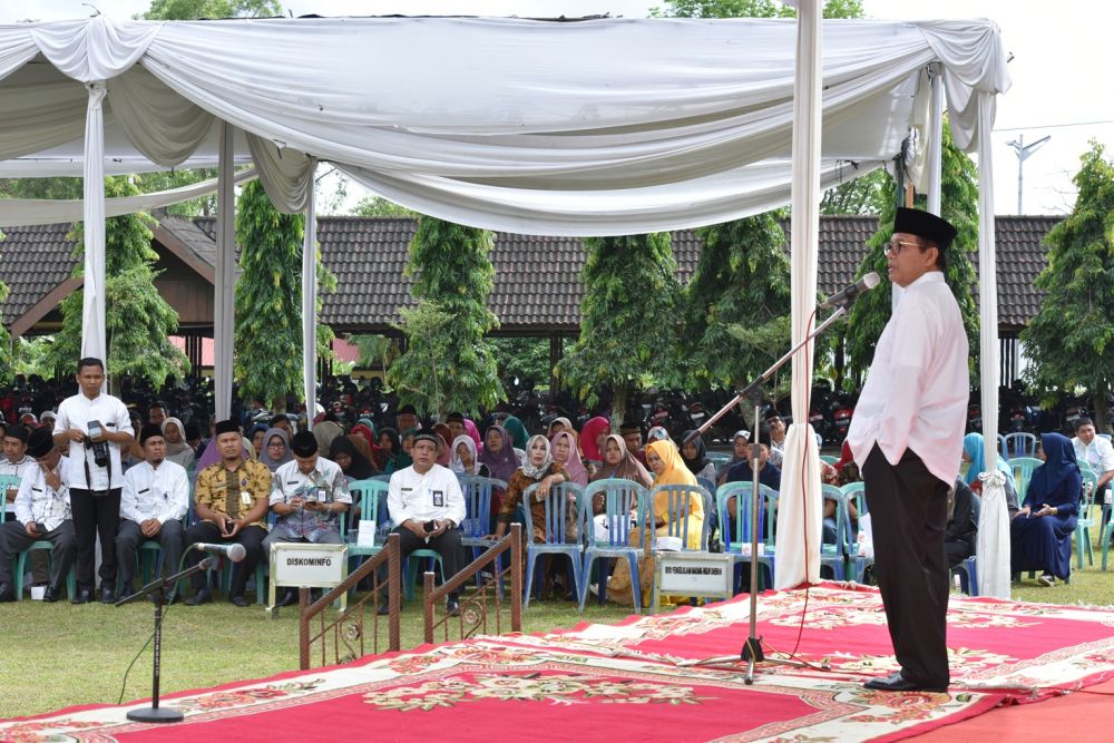 Halal Bihalal Pemerintah Provinsi Jambi 1439 Hijriyah yang berlangsung di Halaman Dalam Kantor Gubernur Jambi untuk memperkuat rasa kebersamaan untuk mewujudkan semangat kerja menuju Jambi Tuntas 2021, Jumat (22/6/18).