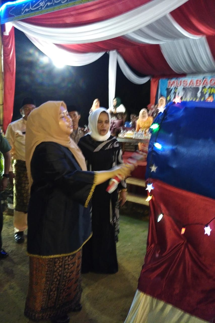 Bupati membuka MTQ tingkat kecamatan  Sekernan.