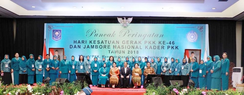  Wakil Ketua I Tim Penggerak Pemberdayaan Kesejahteraan Keluarga (TP PKK) Provinsi Jambi Hj. Rahima Fachrori bersama Wakil Ketua II TP PKK Provinsi Jambi Hj. Neta Aryani Dianto menghadiri Puncak Peringatan Hari Kesatuan Gerak PKK ke 46 dan Jambore Nasional Kader PKK Tahun 2018