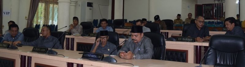 Suasana sebelum dimulainya sidang paripurna DPRD Sarolangun beberapa waktu yang lalu