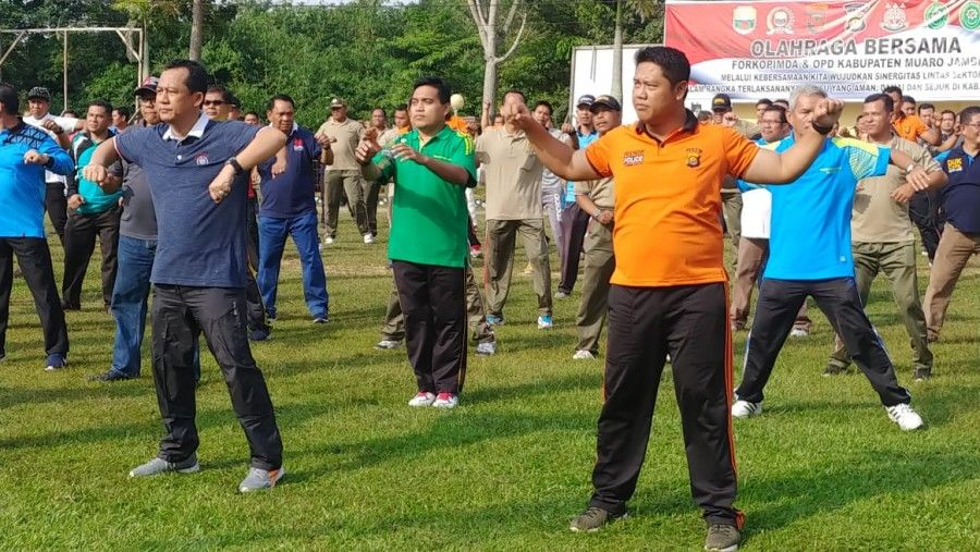 Wabup dan Kapolres Muarojambi Senam Bersama
