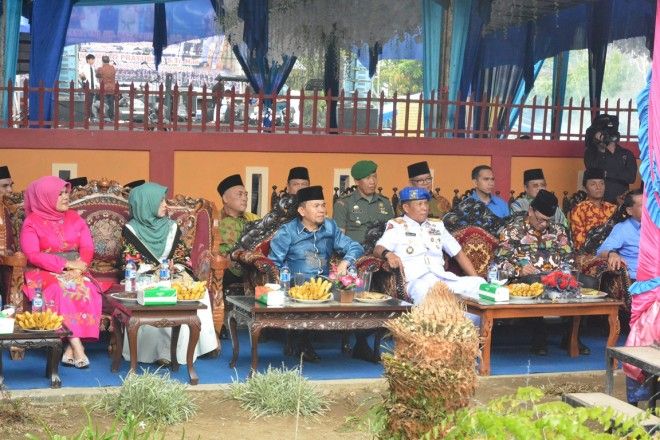 Sekretaris Daerah (Sekda) Provinsi Jambi, Drs.H.M.Dianto,M.Si menghadiri Syukuran dan Silahturahmi Laksamana Pertama TNI DR.H.Nazali Lempo,SH.,MH sebagai Komandan Pusat Polisi Militer Angkatan Laut dan anaknya Letda Laut (P) Anma Moro Prayudha,S.Tr.Han sebagai Kadiv Nav Dep Ops KRI Beladau 643 Satkat Koarmada I, bertempat di Desa Baru Lempur Kecamatan Gunung Raya Kabupaten Kerinci.