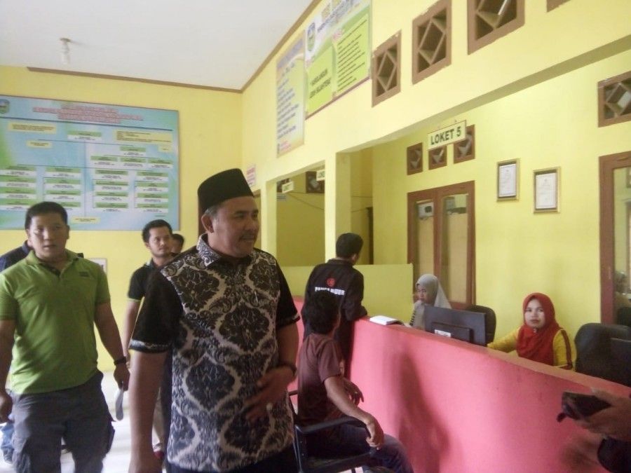 Hillalatil Badri Memantau Aktivitas di Dinas Dukcapil, Lalu