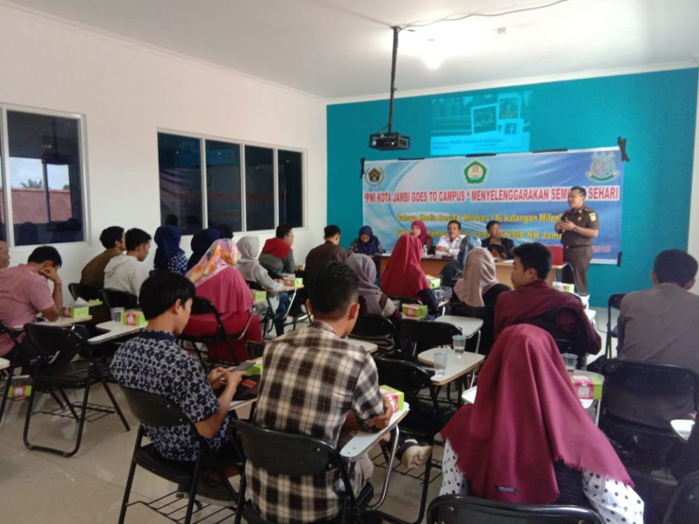 Suasana Seminar yang diselenggarakan PWI Pokja Kota Jambi