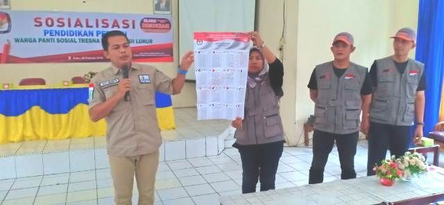 KPU Kota Melakukan Sosialisasi ke panti Jompo