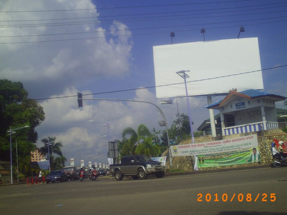 Bilbord salah satu sumber PAD Kota Jambi