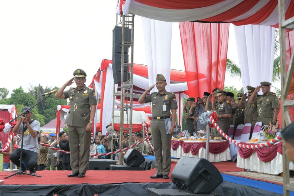 Sekda M.Dianto menjadi Inspektur Upacara pada Peringatan Hari Ulang Tahun Polisi Pamong Praja