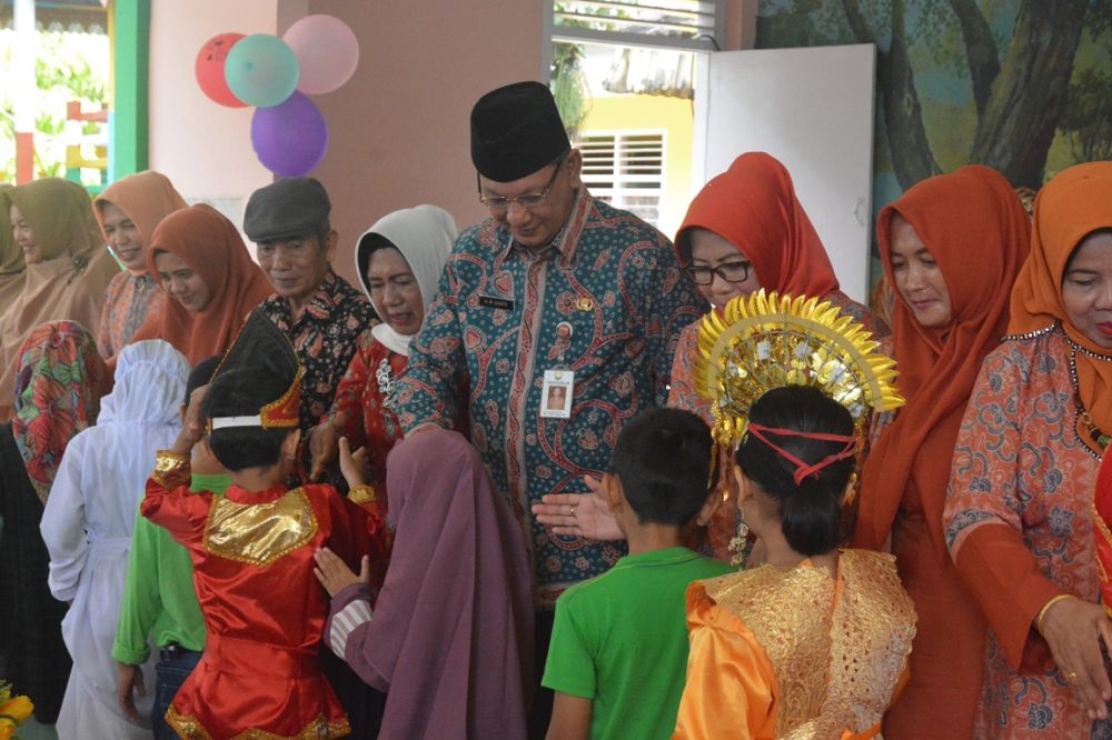 Sekda saat menghadiri Pelepasan Anak Didik TK Pertiwi II