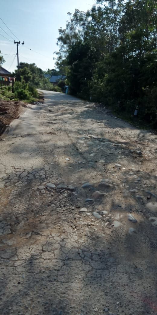 Salah satu titik jalan yang rusak di CNG