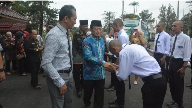 Empat peserta magang dilepaskan menuju Jambi.