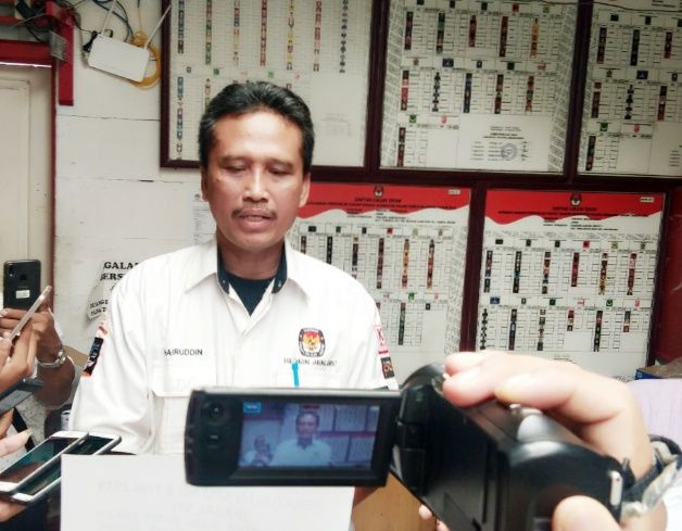 . Ketua KPUD Tanjabbar, Hairuddin