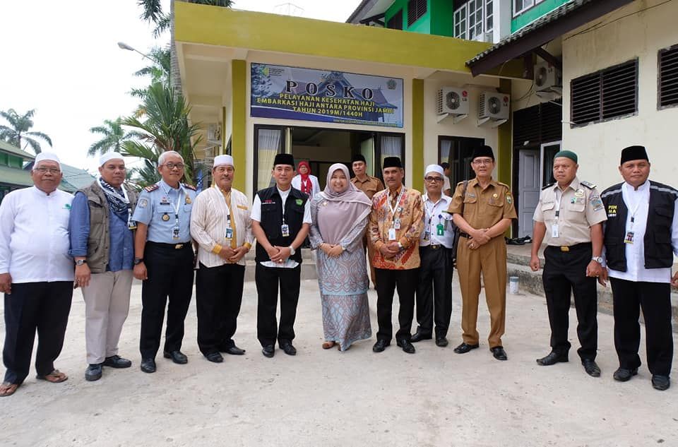 Bupati Muarojambi foto bersama usai melepas jamaah haji Muarojambi