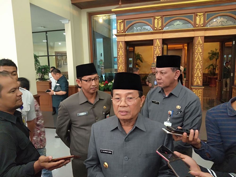 Fahrori Umar meberikan keterangan pada wartawan