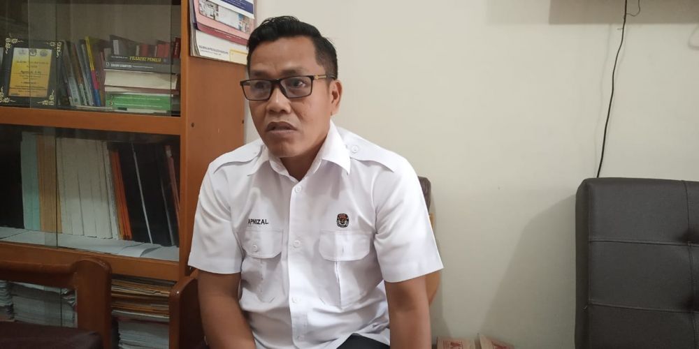 Komisioner KPU Provinsi Jambi, Apnizal.