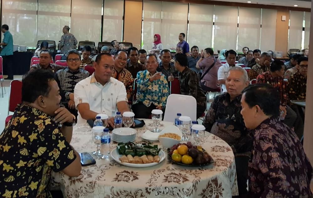 Safrial bersama kepala daerah lain.