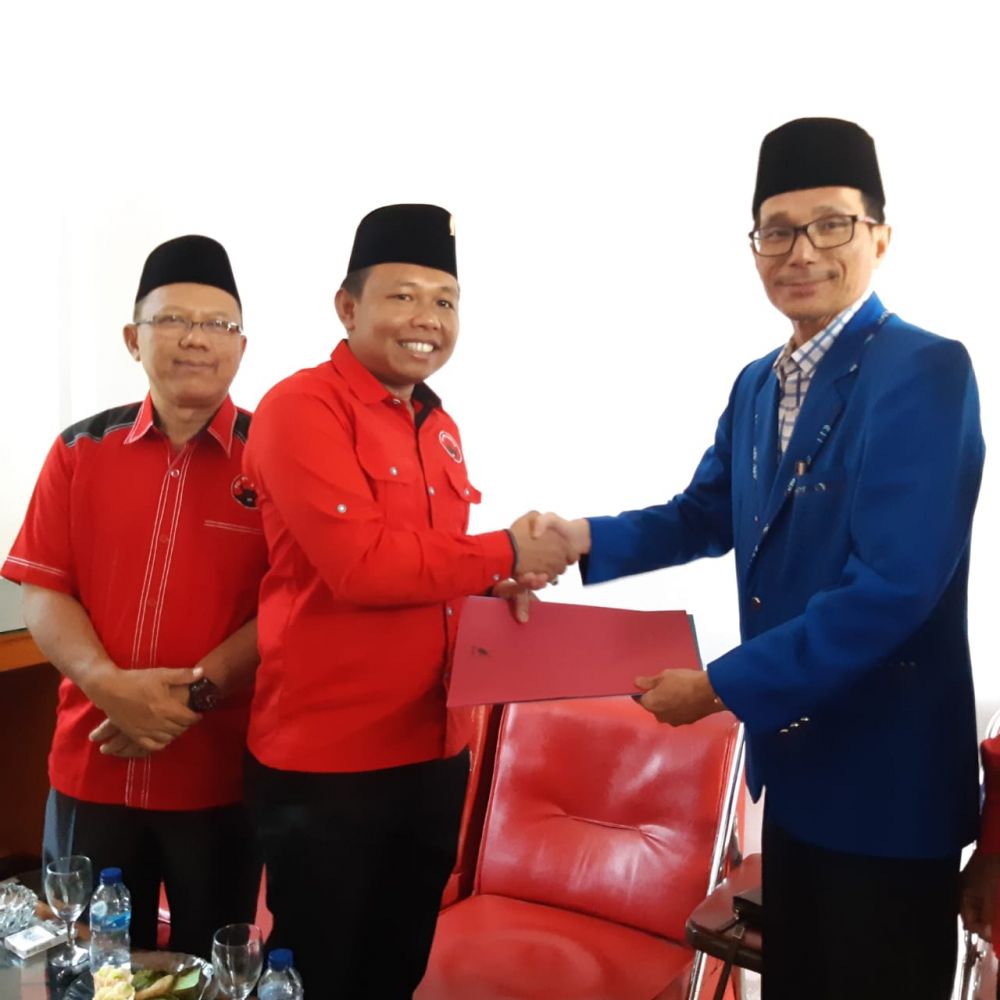 Kader PAN Mahdan mendaftar ke PDIP .