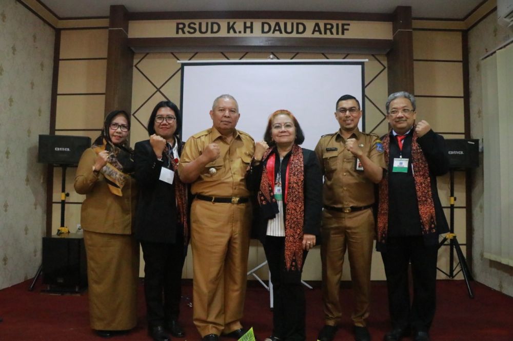 Bupati foto bersama  Tim KARS.