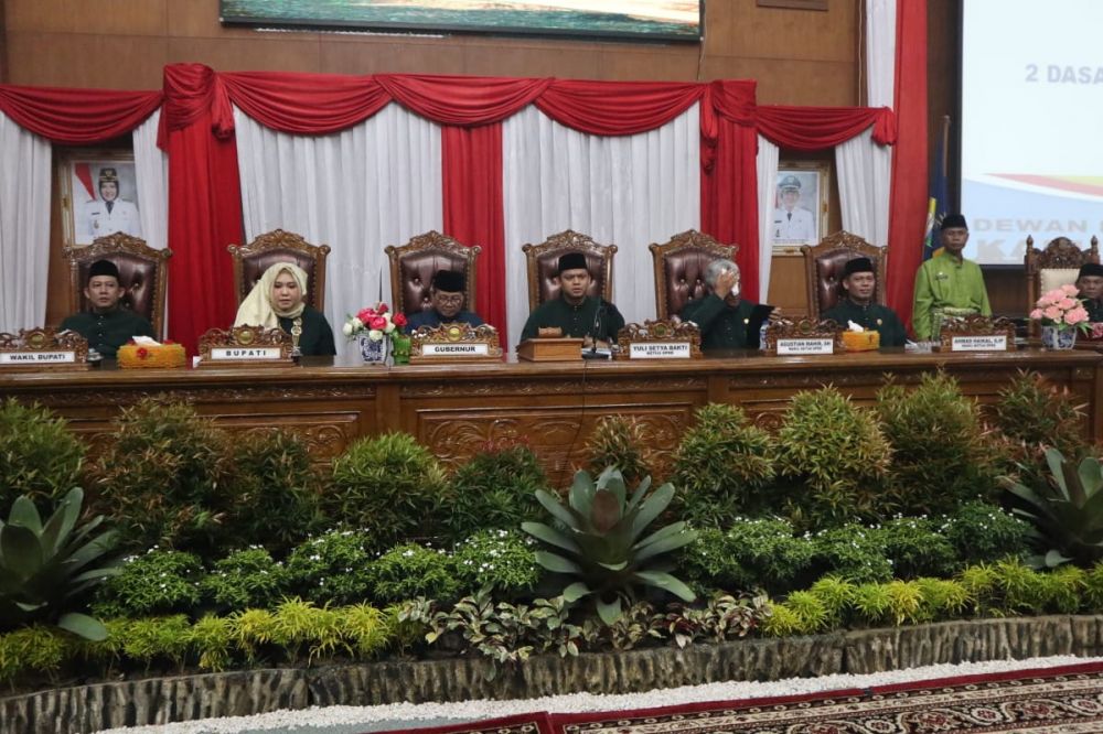 Ketua DPRD Muarojambi memimpin rapat paripurna HUT Muarojambi ke 20