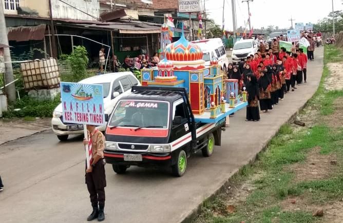 Salah satu peserta  pawai. 