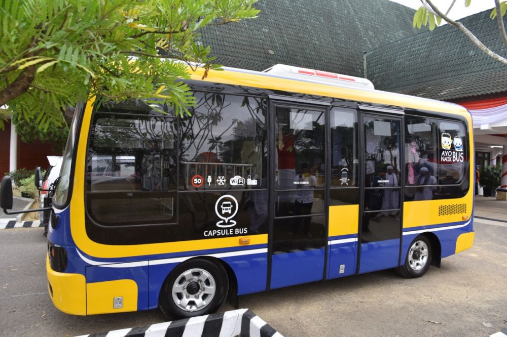 Capsule Bus.