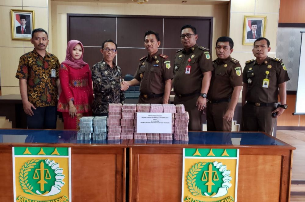 Penyerahan Uang Pengganti.