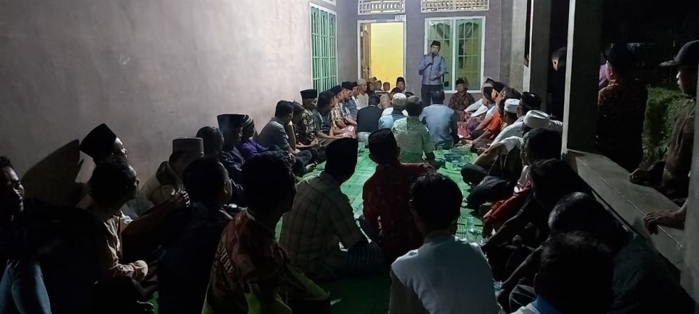 Al Haris saat tatap muka bersama warga durian Luncuk.