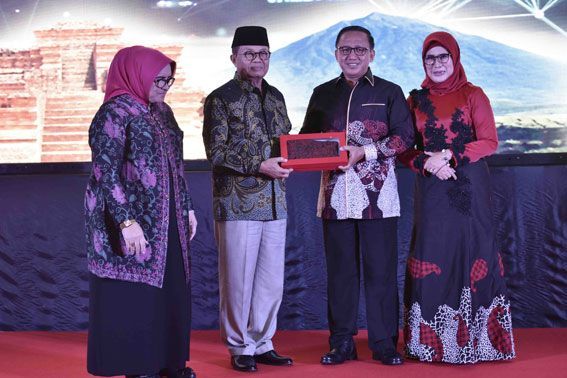 Fachrori saat menghadiri Pisah Sambut Kapolda Jambi dari Irjen Pol Drs.Muchlis AS,MH., kepada Irjen Pol Drs.Firman Shantyabudi,M.Si., yang berlangsung di Ballroom Swiss-belhotel Jambi, Kamis (14/02) malam.