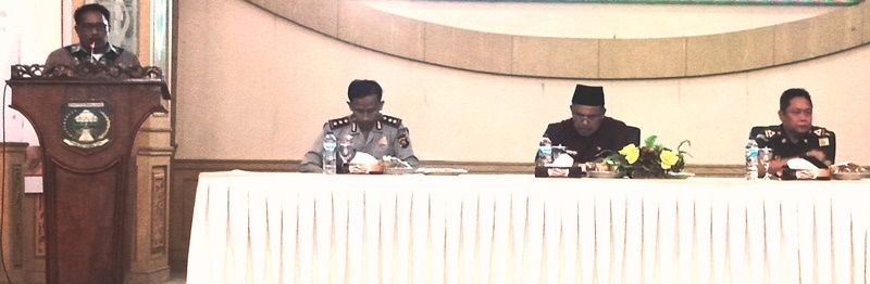 Dari Kanan : Kajari Munif SH, Wabup, H Hillalatil Badri, Kapolres Deny Heryanto SIK dan Kadis PMD Mulyadi 