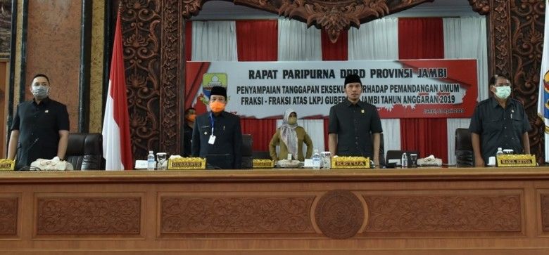 DPRD Provinsi Jambi, Senin (13/4) menggelar sidang paripurna dengan agenda Jawaban Pemerintah atas Pemandangan Umum Fraksi-fraksi DPRD Provinsi Jambi terhadap Laporan Keterangan Pertanggungjawaban (LKPj) Gubernur Jambi Tahun 2019