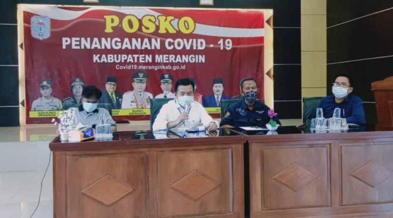 Al Haris memberikan katerangan pada wartawan