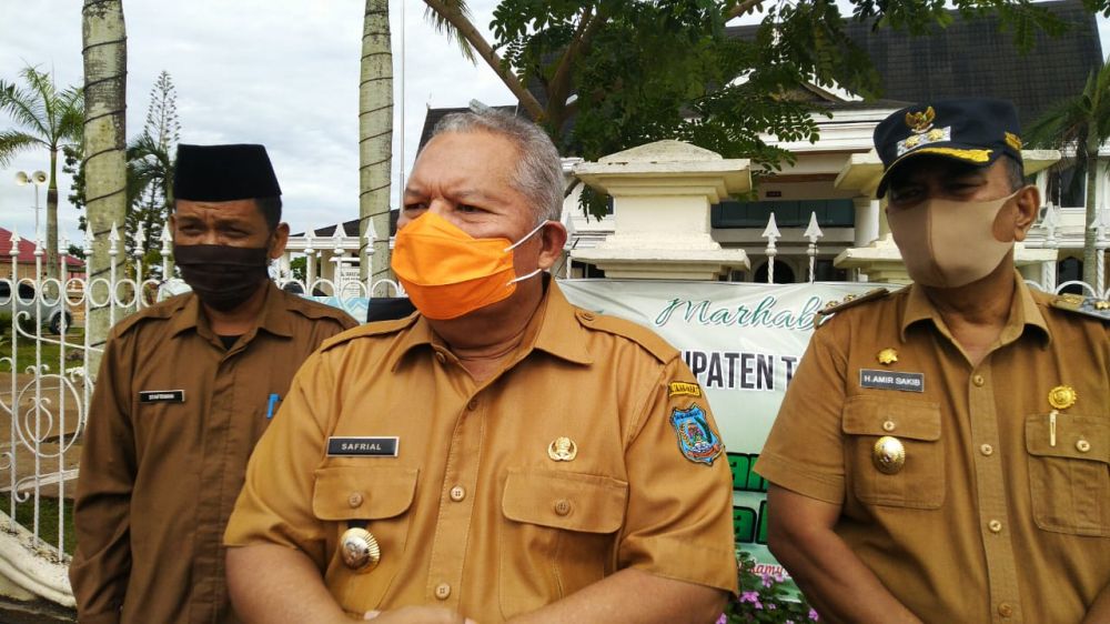 Bupati  Tanjabar  Safrial