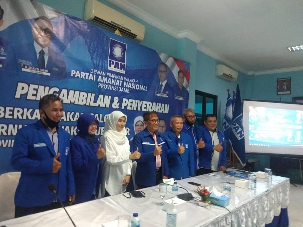 Ratu mengembalikan formulir ke PAN