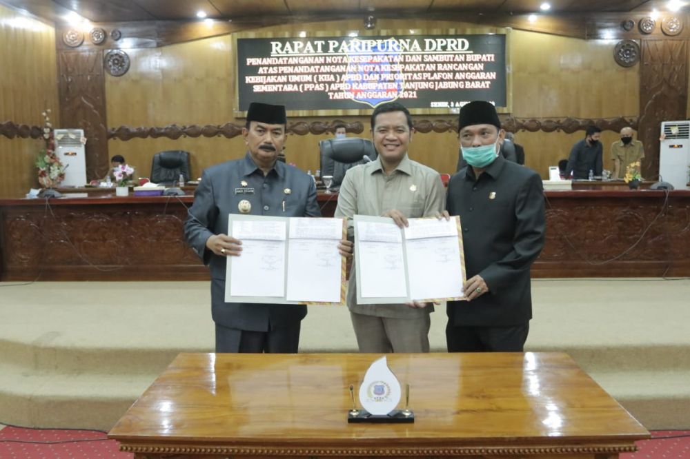 Amir  Sakib bersama pimpinan dewan 