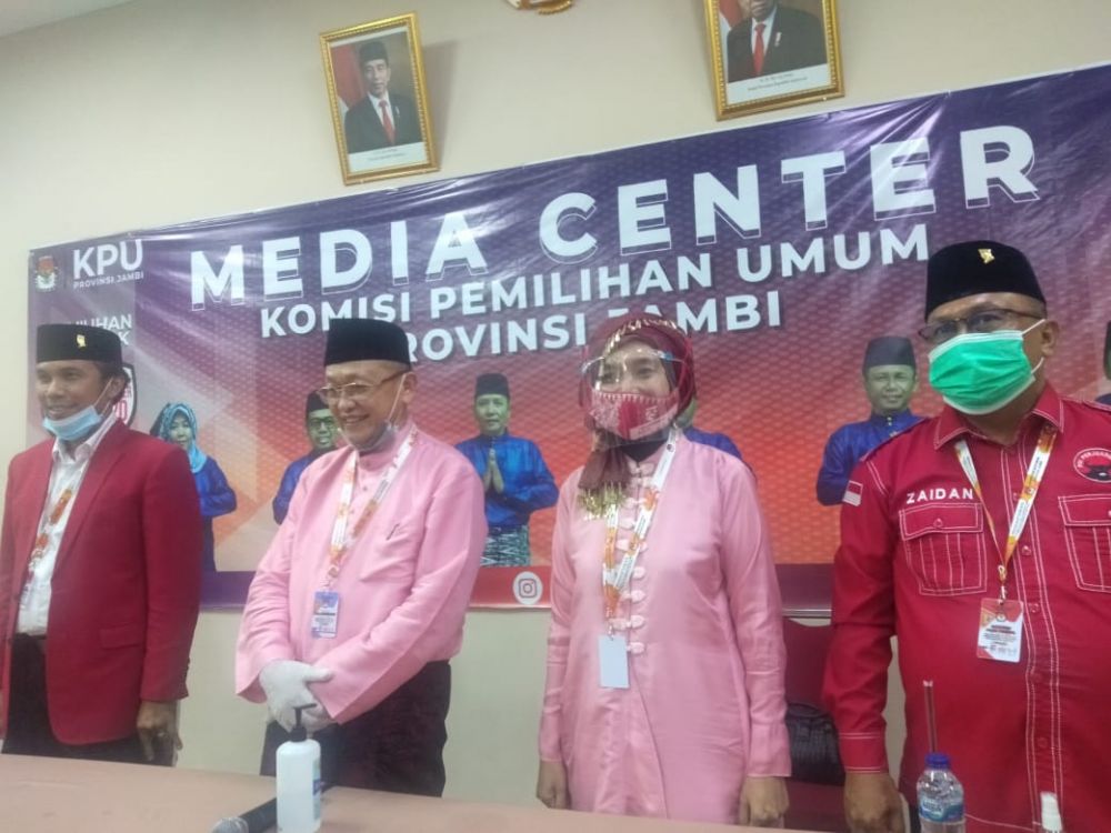 CE dan Ratu Munawaroh