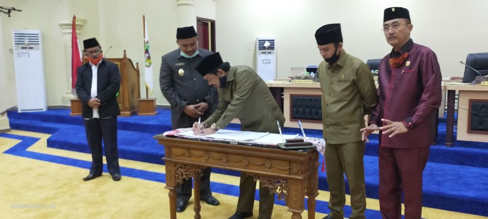 Persetujuan Ranperda P-APBD Kabupaten Sarolangun tahun 2020, Rabu (09/09), ini malam