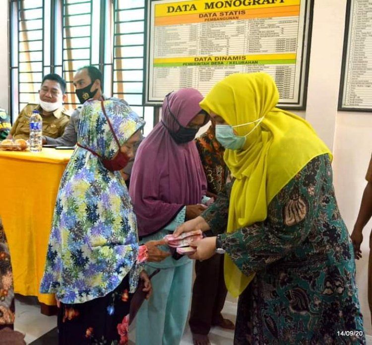 Penyerahan bantuan