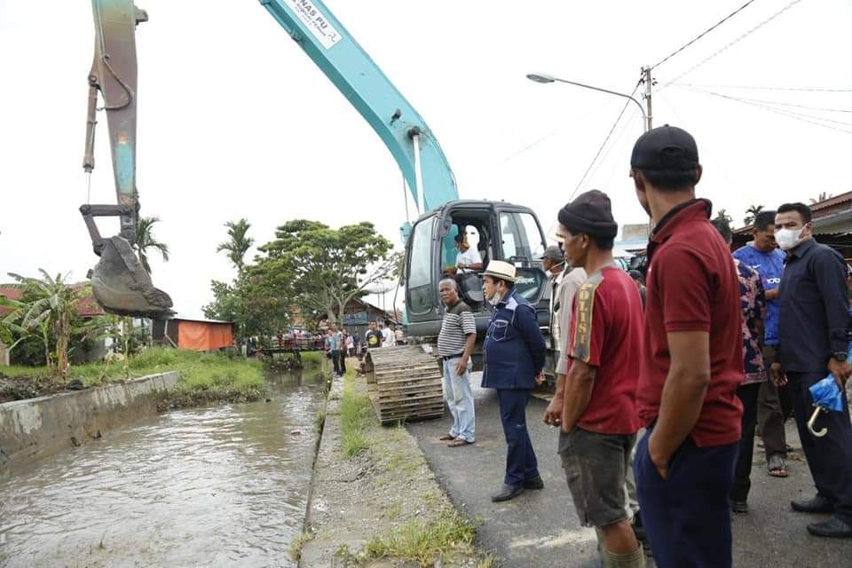 AJB Memantau langsung proses Normalisasi Sungai