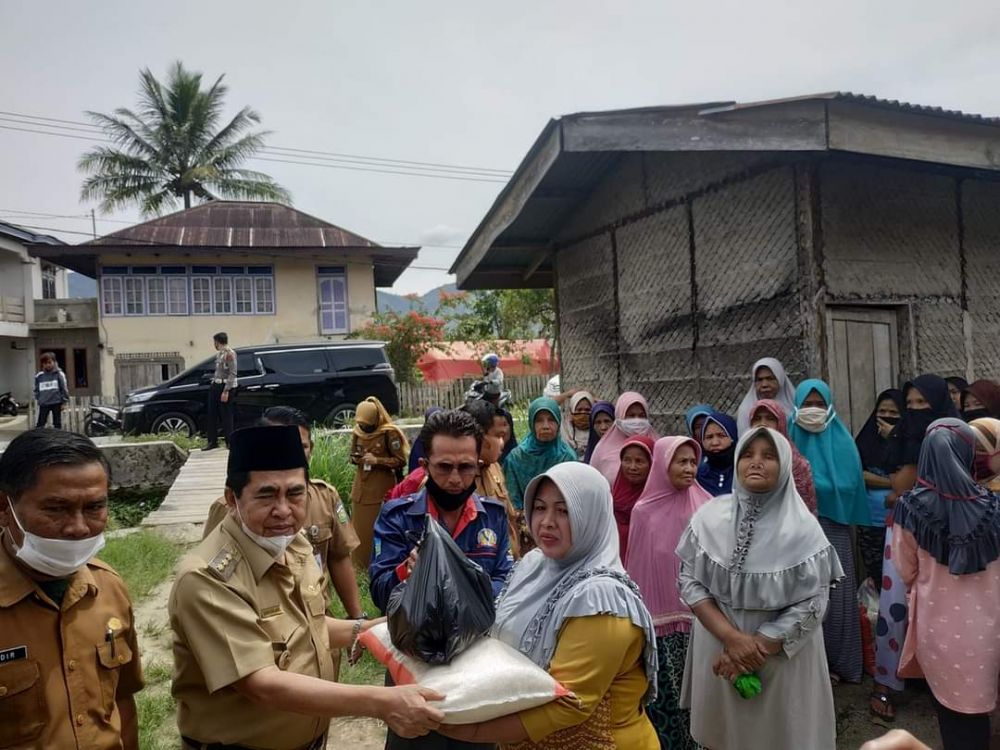 Penyerahan bantuan