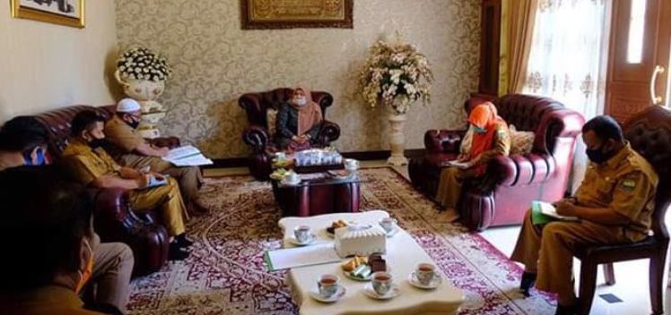 Bupati rapat bersama camat