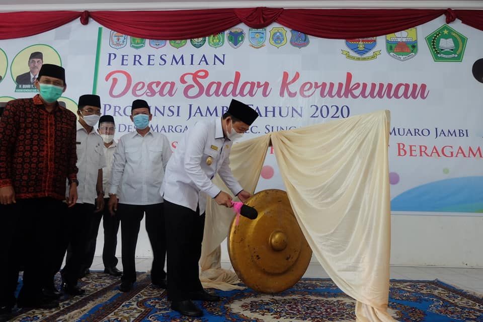 Wabup memukul Gong