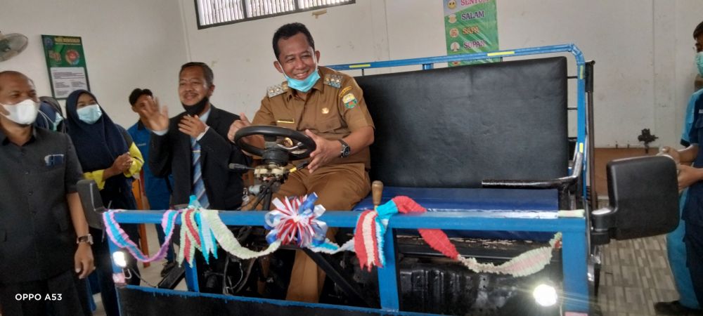 Wabup mencoba mobil SMKMU-COE