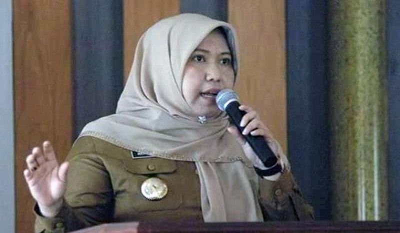 Bupati Masnah Busroh