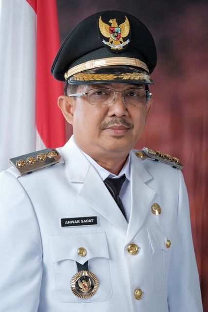Drs H Anwar Sadat resmi dilantik menjadi Bupati Tanjung Jabung Barat